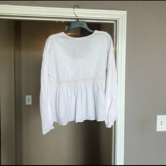 White long sleeve top - Picture 2 of 2